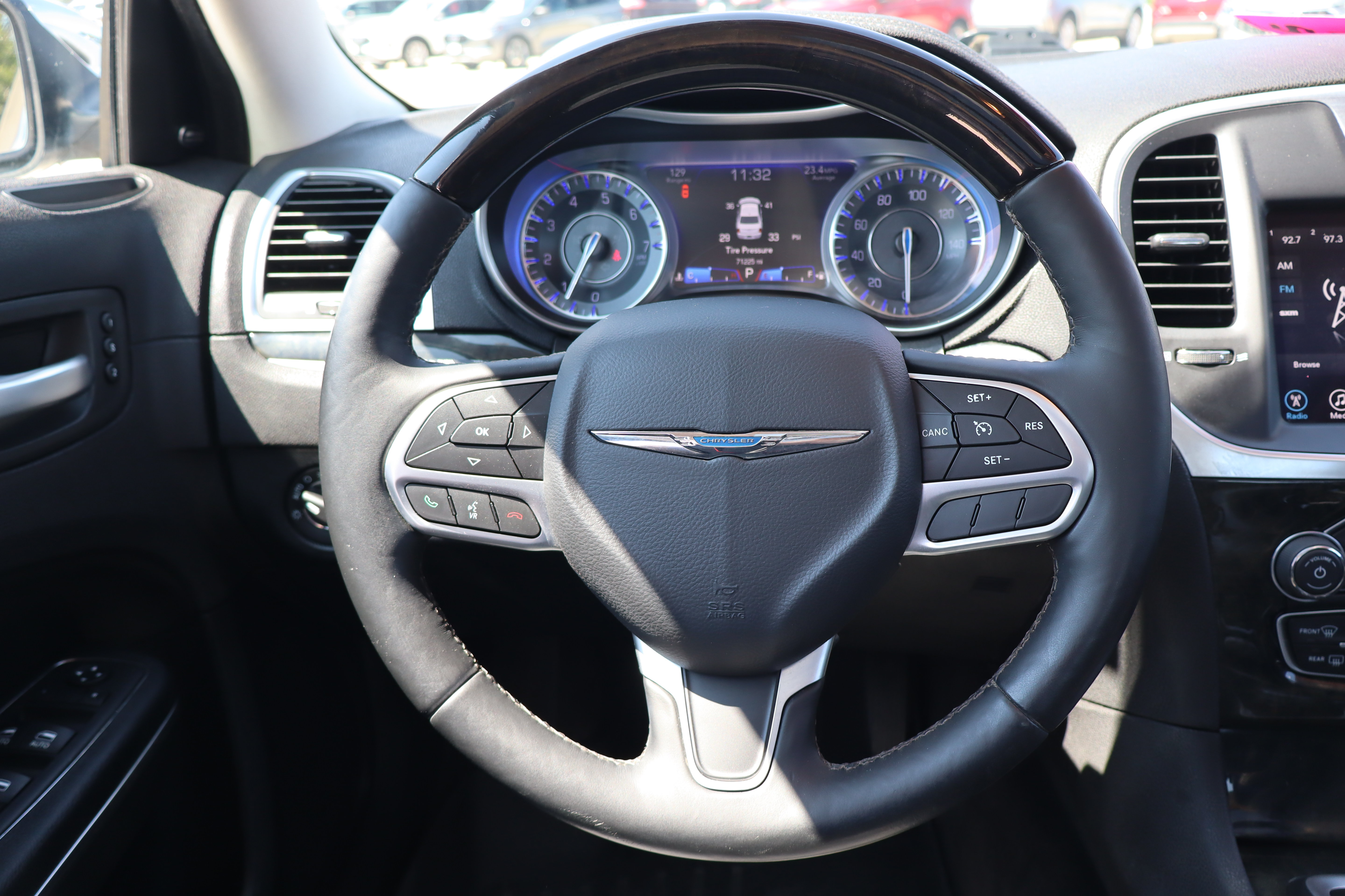 Used 2017 Chrysler 300 C AWD/4WD image 14