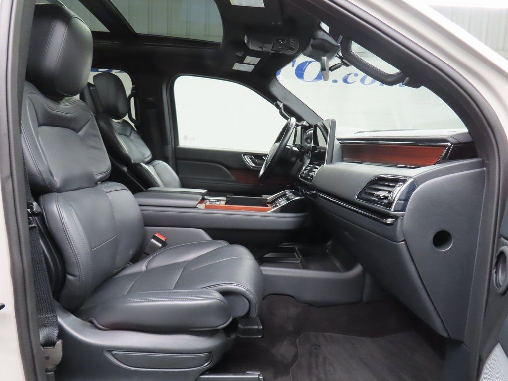 Used 2024 Lincoln Navigator Reserve w/ Equipment Group 201A image 36