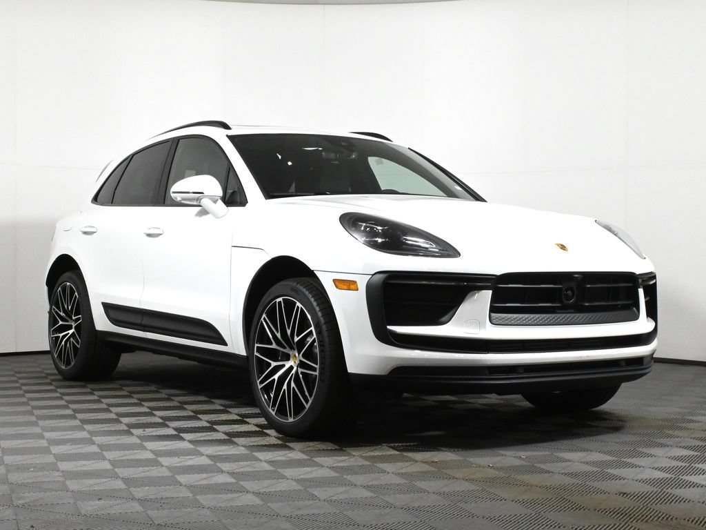 Used 2026 Porsche Macan AWD/4WD image 9