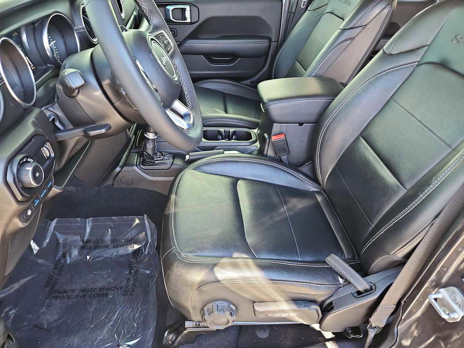 Used 2023 Jeep Wrangler Sahara image 16