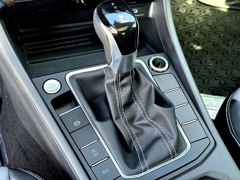 New 2025 Volkswagen Jetta SE image 14