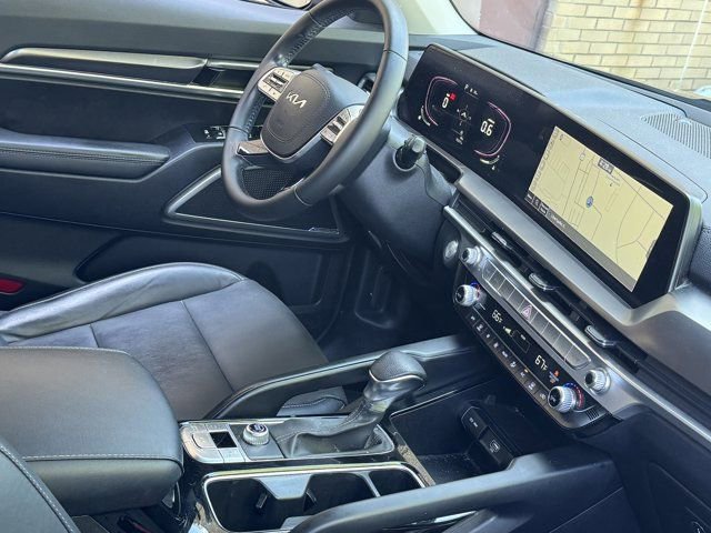 Used 2023 Kia Telluride LX FWD image 6