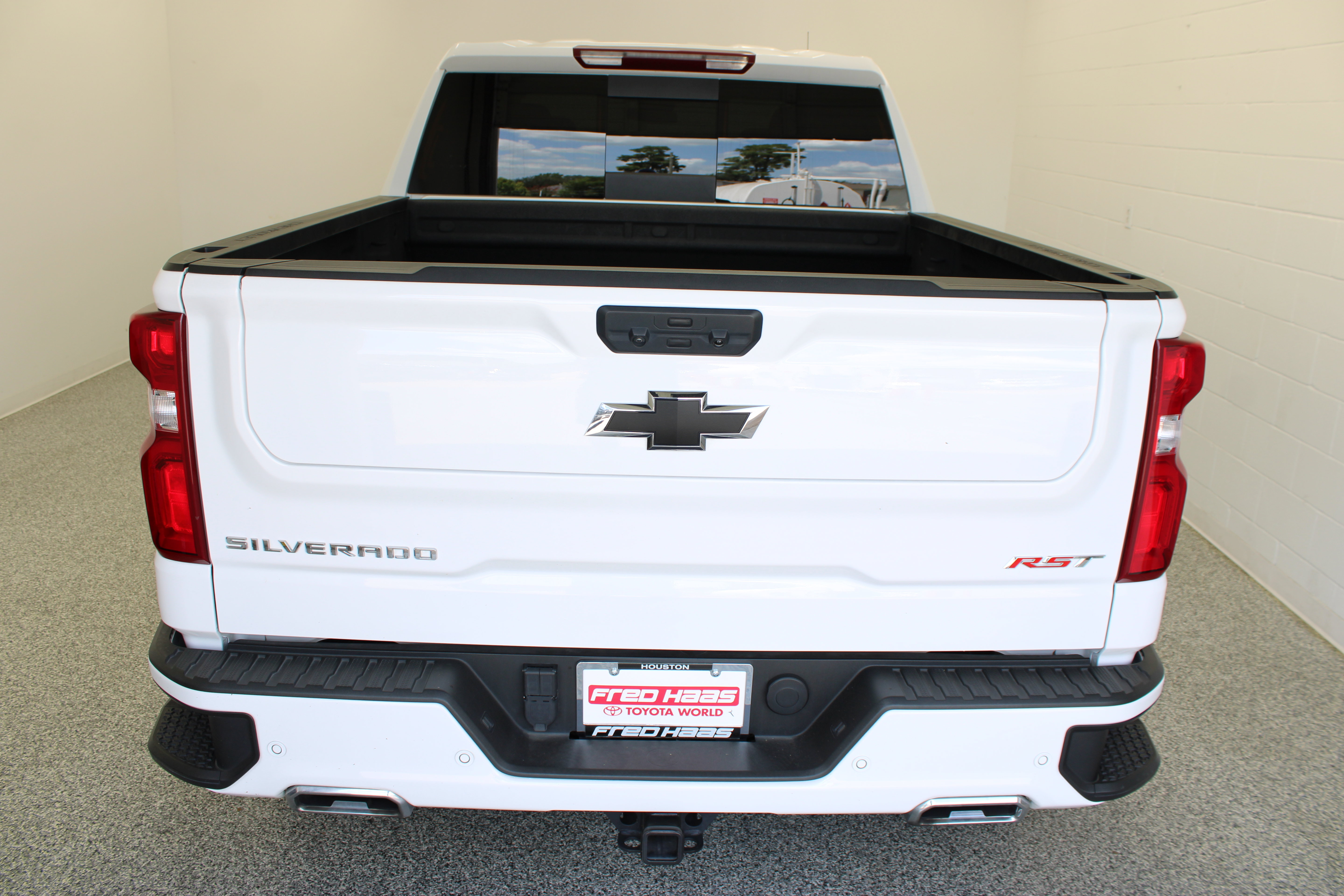 Used 2025 Chevrolet Silverado 1500 RST AWD/4WD image 8