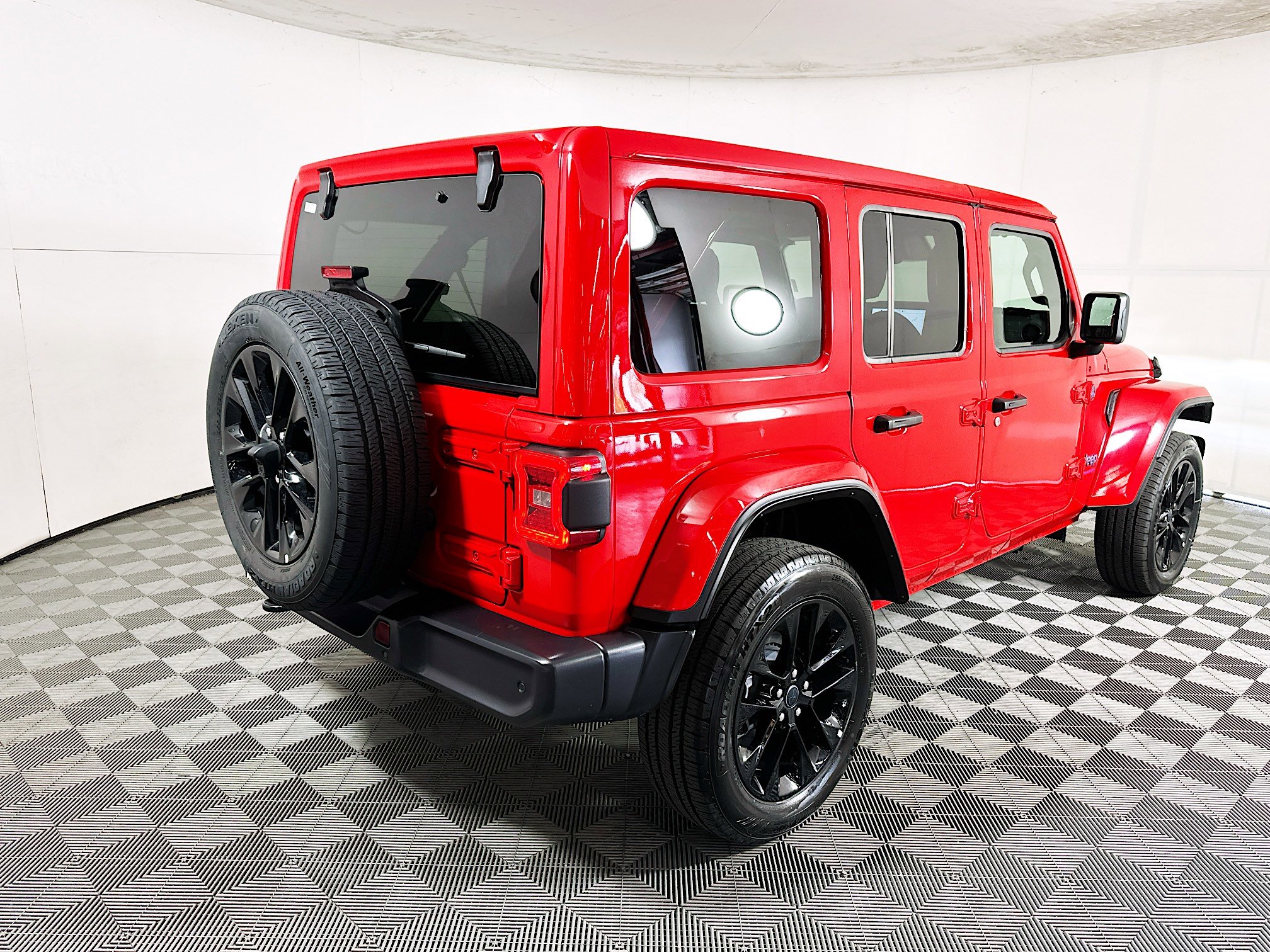 Used 2025 Jeep Wrangler Sahara w/ Safety Group image 3