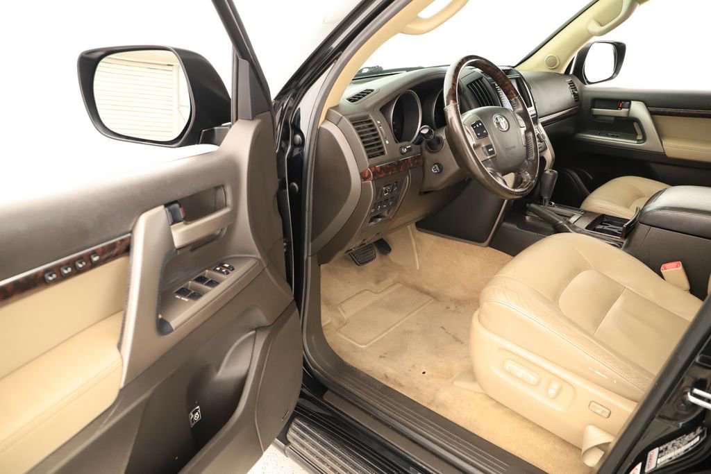 Used 2011 Toyota Land Cruiser w/ Upgrade Pkg AWD/4WD image 14