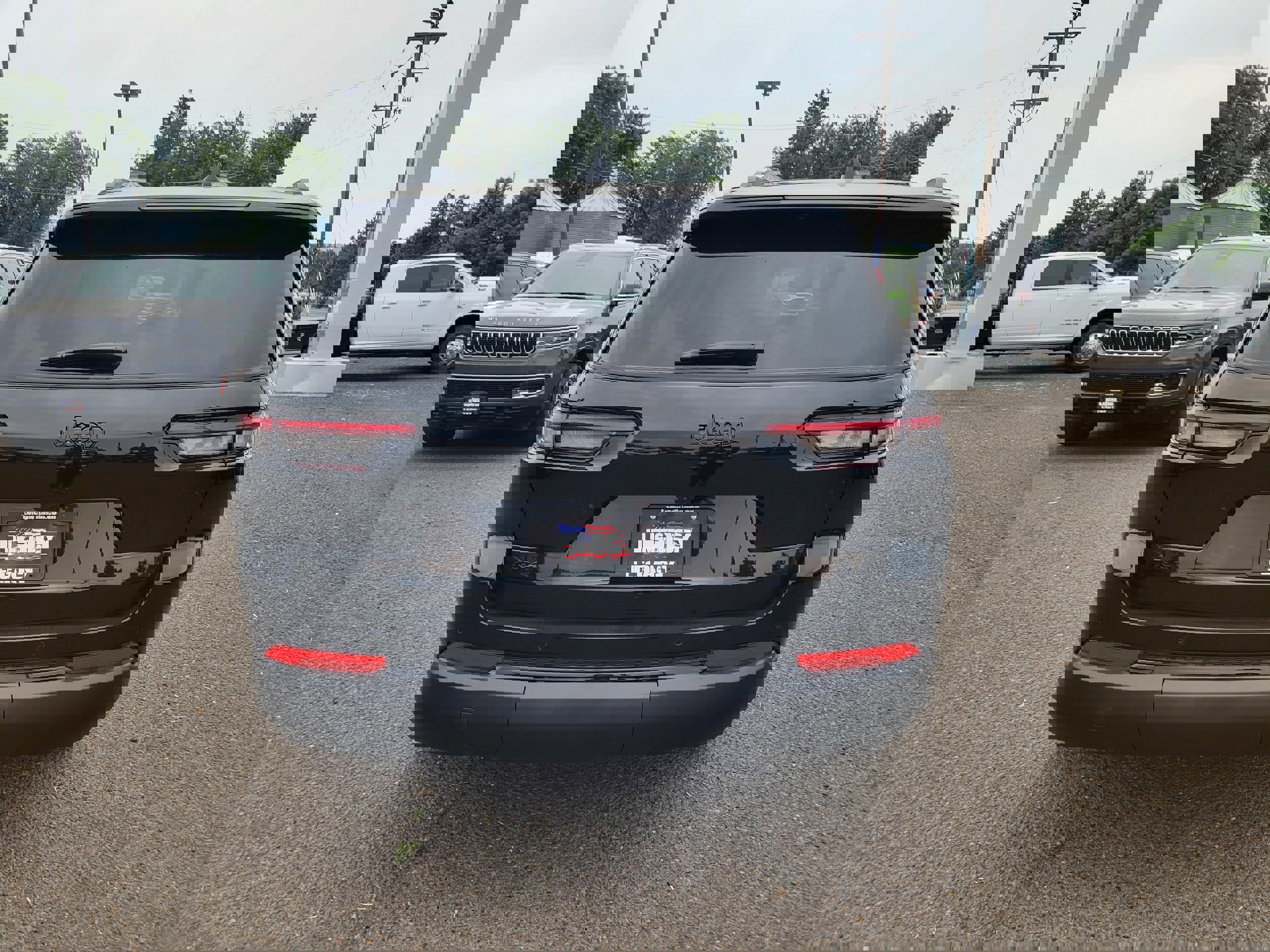 New 2025 Jeep Grand Cherokee L Altitude image 4