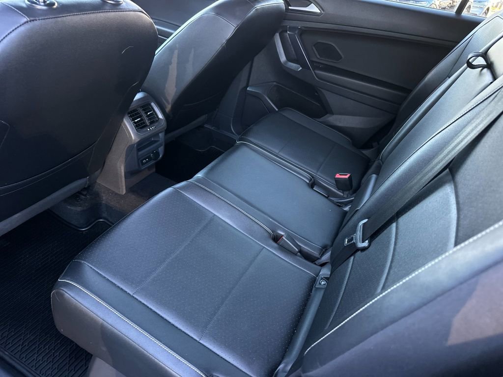 Used 2021 Volkswagen Tiguan SE R-Line image 12