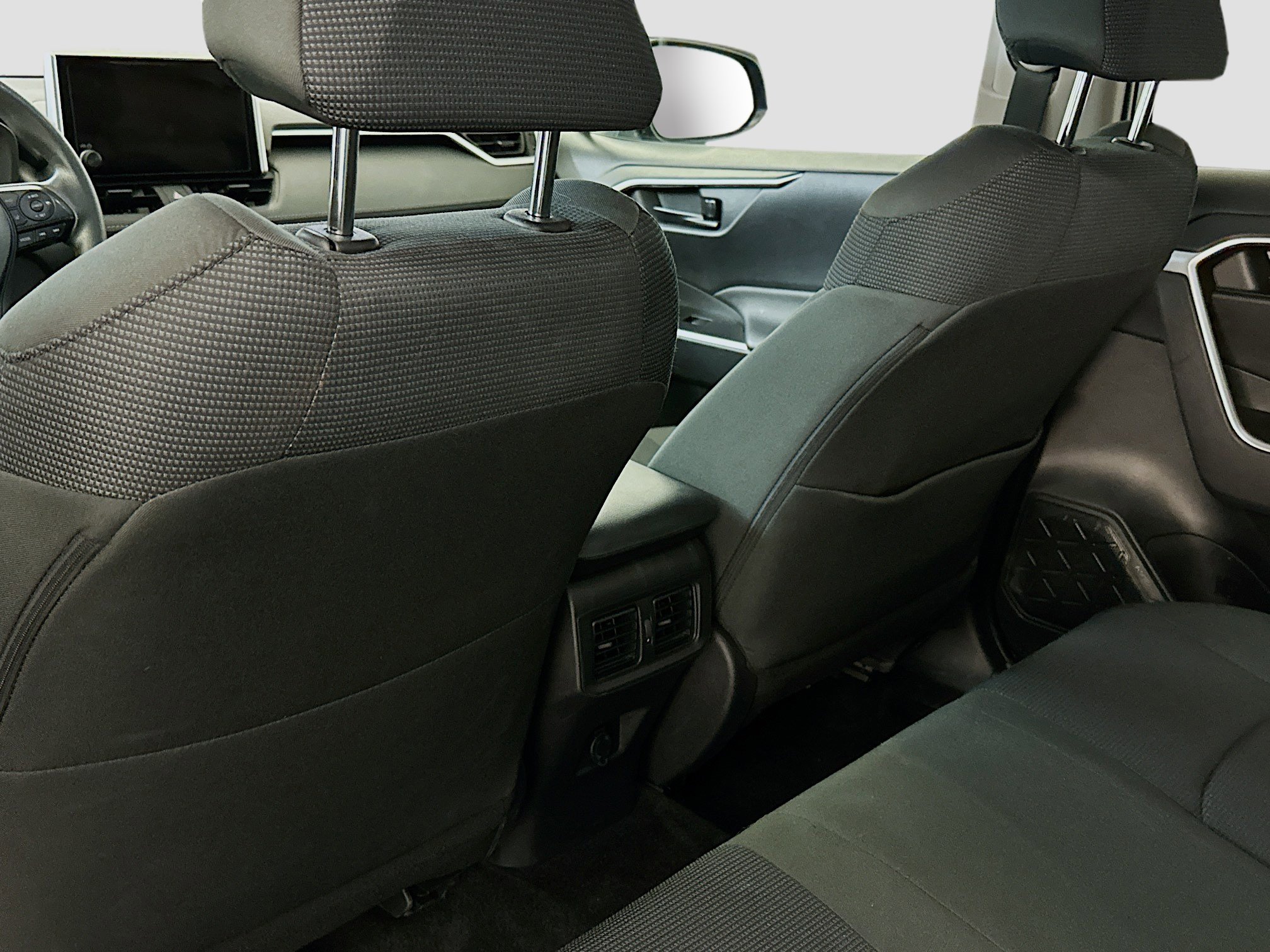 Used 2025 Toyota RAV4 LE image 28