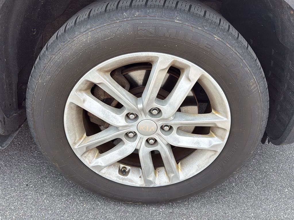 Used 2015 Kia Sorento LX FWD image 11