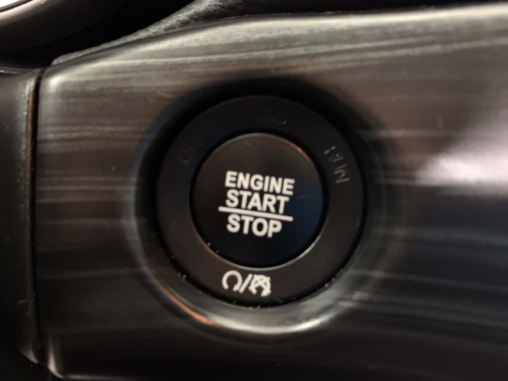 Used 2019 Jeep Grand Cherokee Altitude AWD/4WD image 16