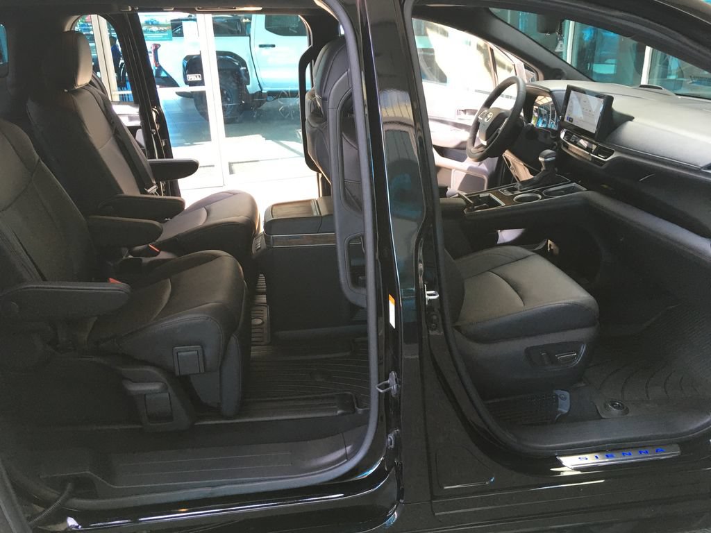 New 2026 Toyota Sienna Platinum AWD/4WD image 38