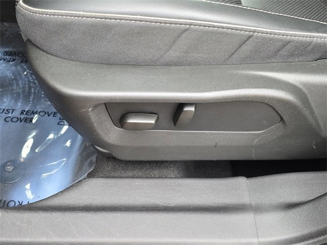 Used 2023 Buick Envision Essence image 6