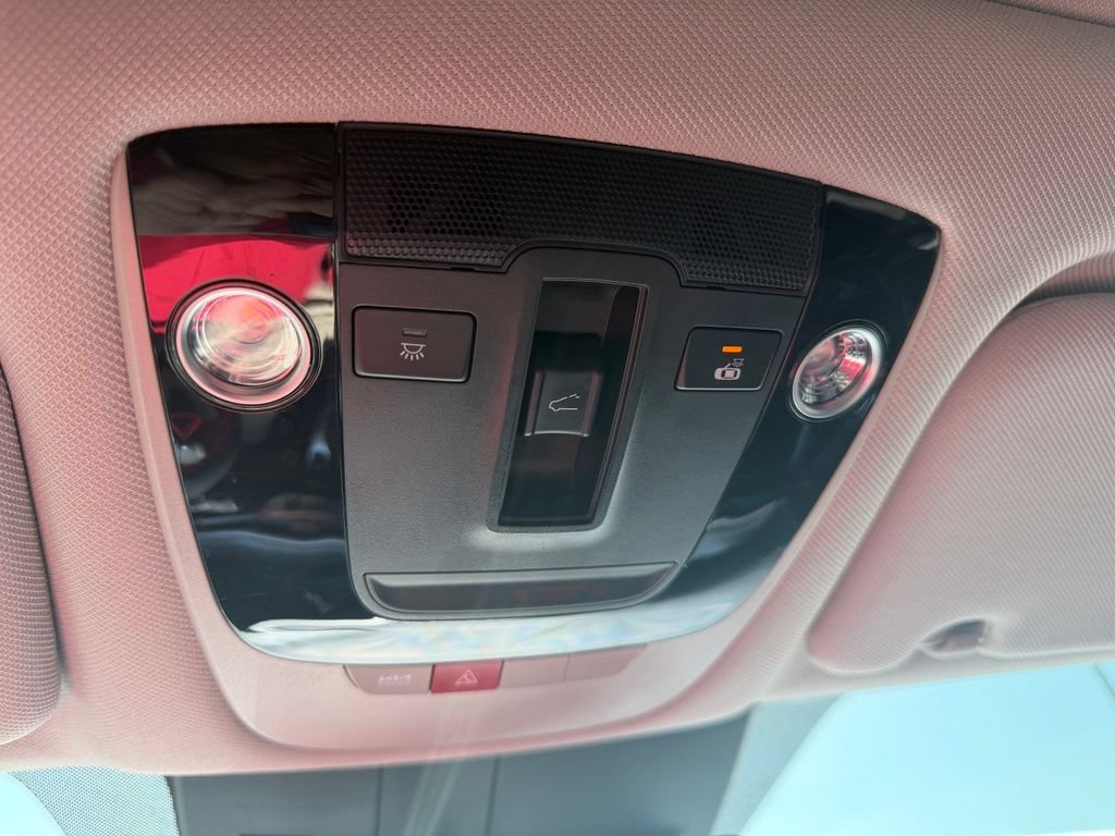 Used 2025 Kia Sorento EX w/ Panoramic Sunroof Package FWD image 3