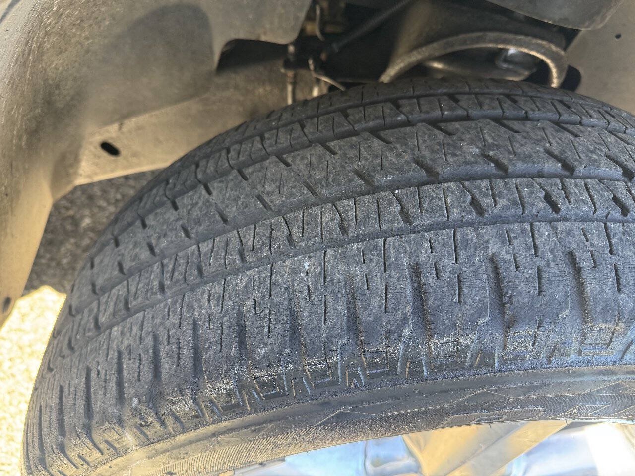 Used 2011 Chevrolet Avalanche LT AWD/4WD image 14