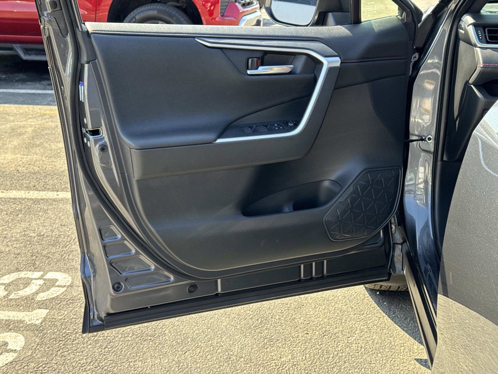 Used 2022 Toyota RAV4 XSE w/ Weather Package image 18