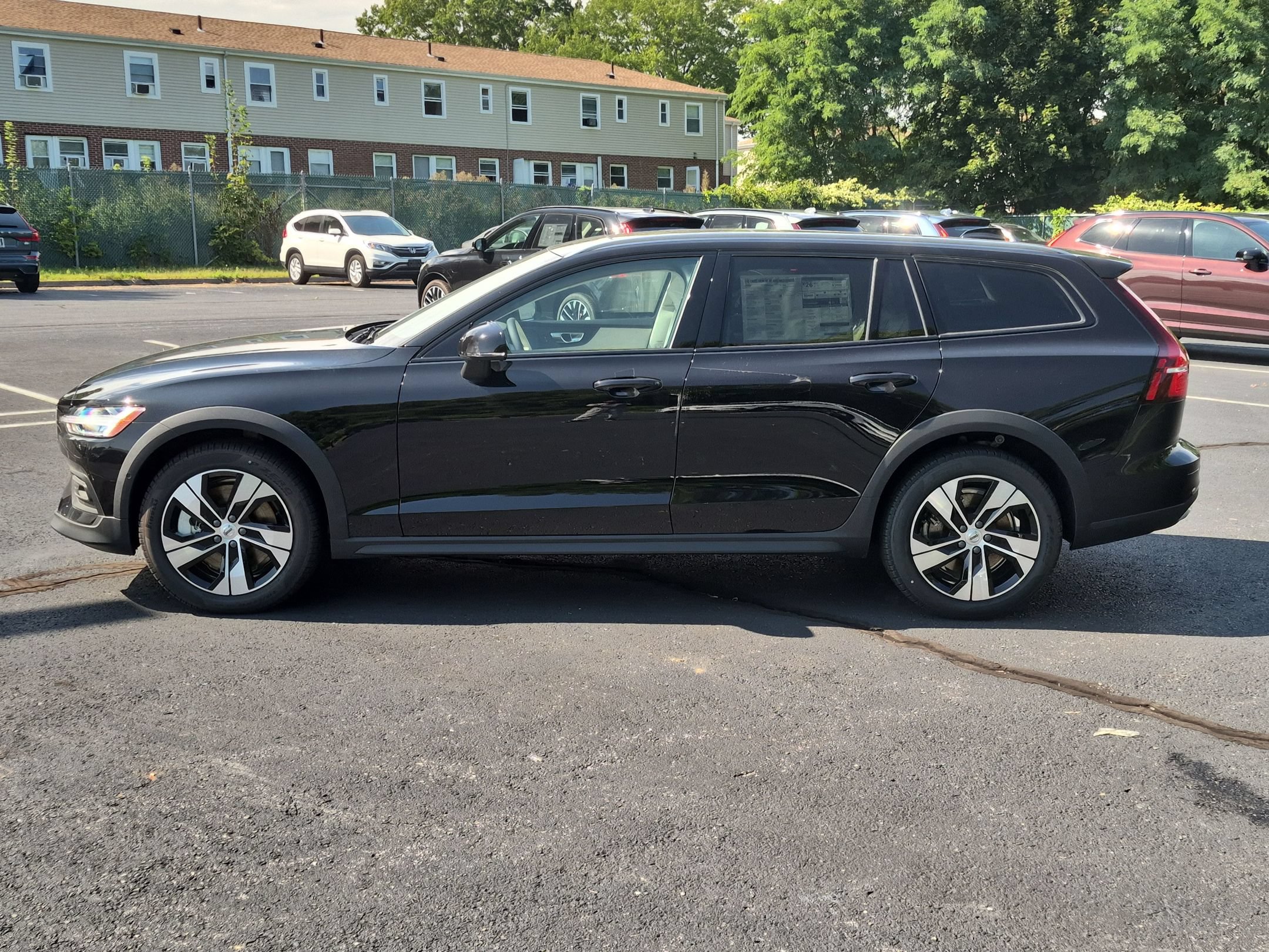 New 2026 Volvo V60 B5 Cross Country Plus w/ Climate Package AWD/4WD image 10