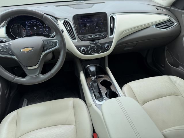 Used 2022 Chevrolet Malibu Premier FWD image 17