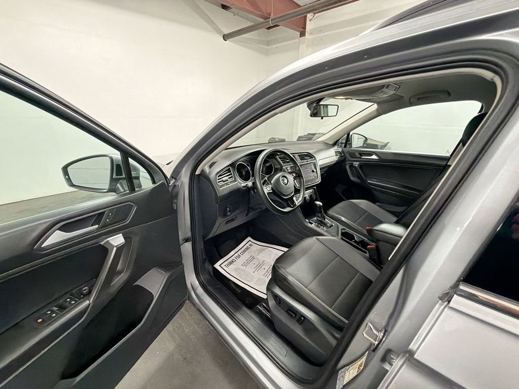 Used 2021 Volkswagen Tiguan SEL FWD image 10