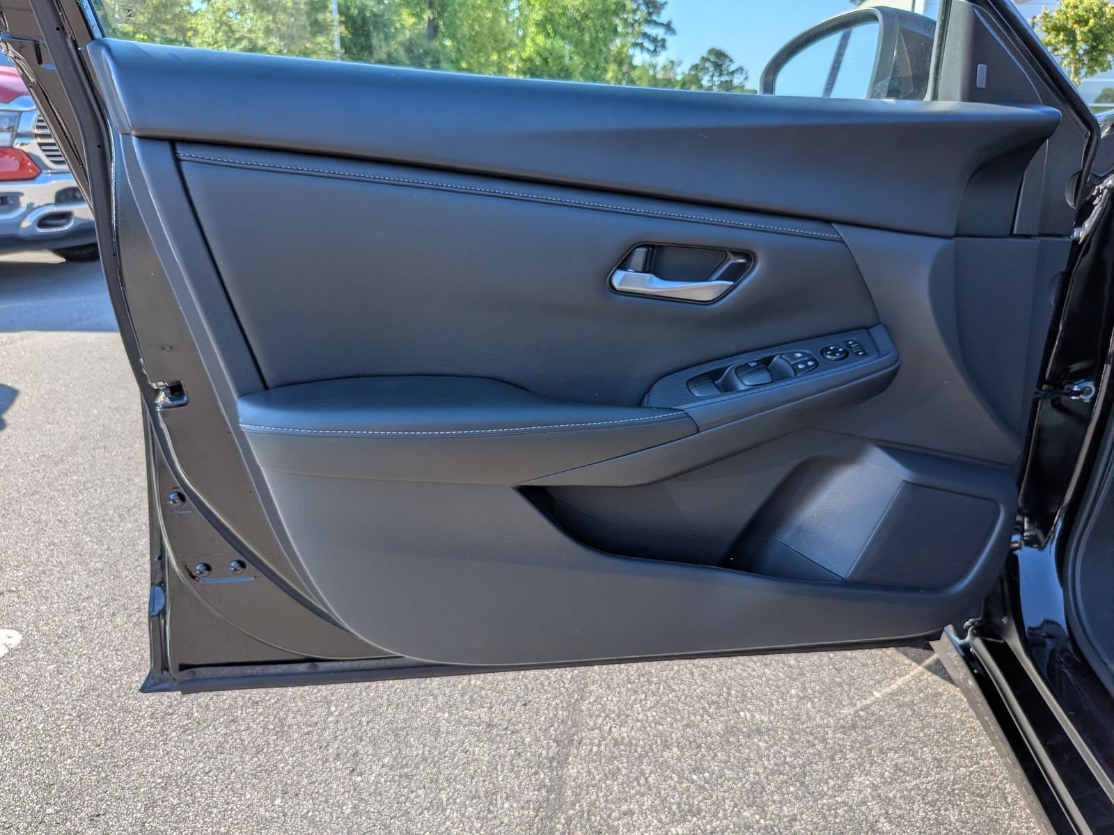 Used 2024 Nissan Sentra SV FWD image 12