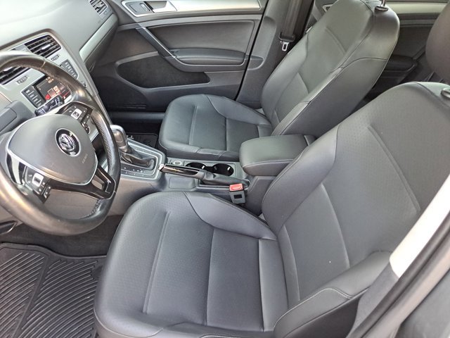 Used 2015 Volkswagen Golf TDI S image 15