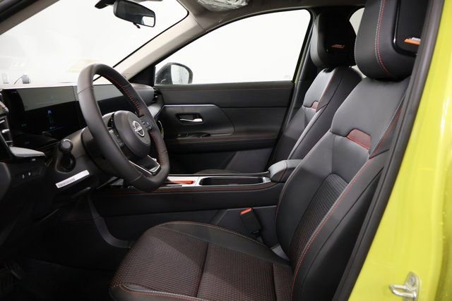New 2026 Nissan Kicks SR w/ SR Premium Package image 11