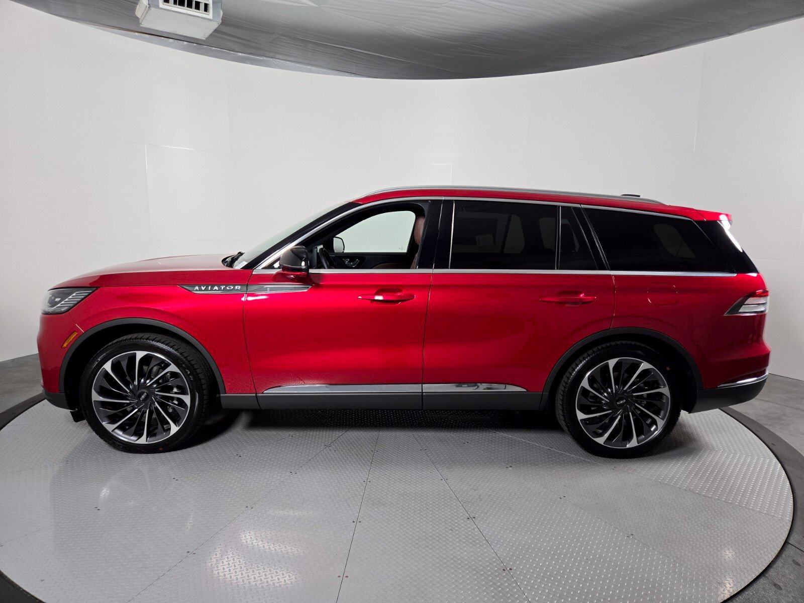 New 2026 Lincoln Aviator Reserve w/ Illumination Package RWD image 8