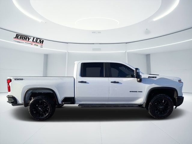 Used 2026 Chevrolet Silverado 2500 LT w/ Trail Boss Package AWD/4WD image 2