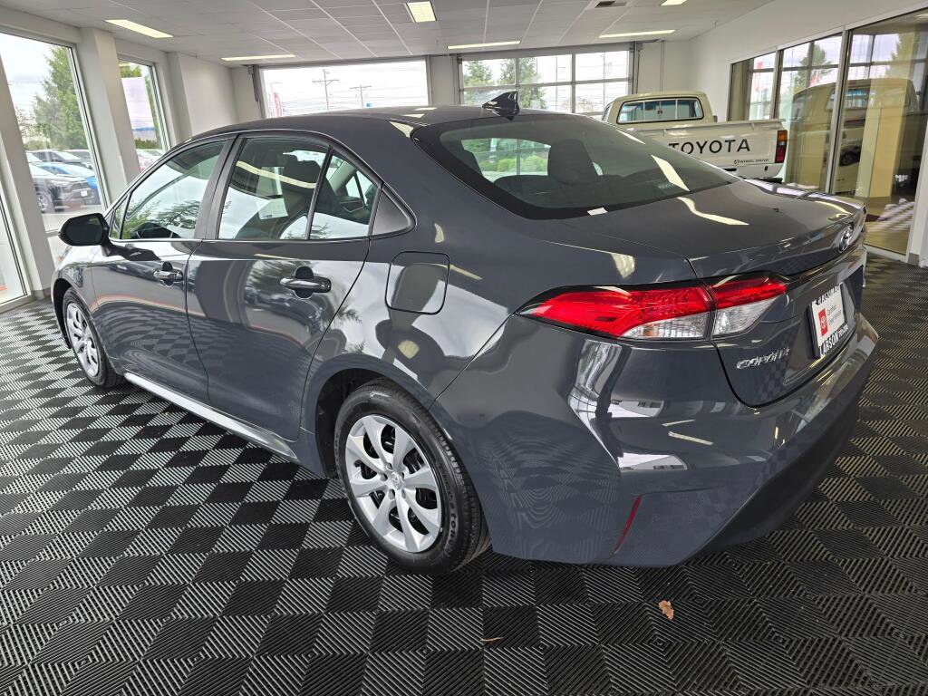 Used 2024 Toyota Corolla LE FWD image 5