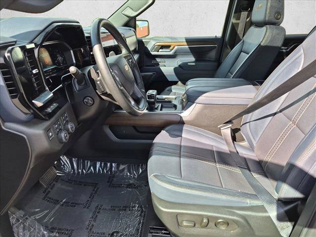 Used 2024 Chevrolet Silverado 1500 High Country w/ High Country Premium Package AWD/4WD image 15