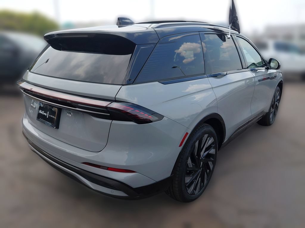New 2026 Lincoln Nautilus Reserve w/ Jet Appearance Package AWD/4WD image 9
