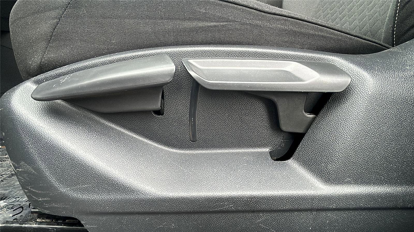 Used 2021 Volkswagen Tiguan S image 23