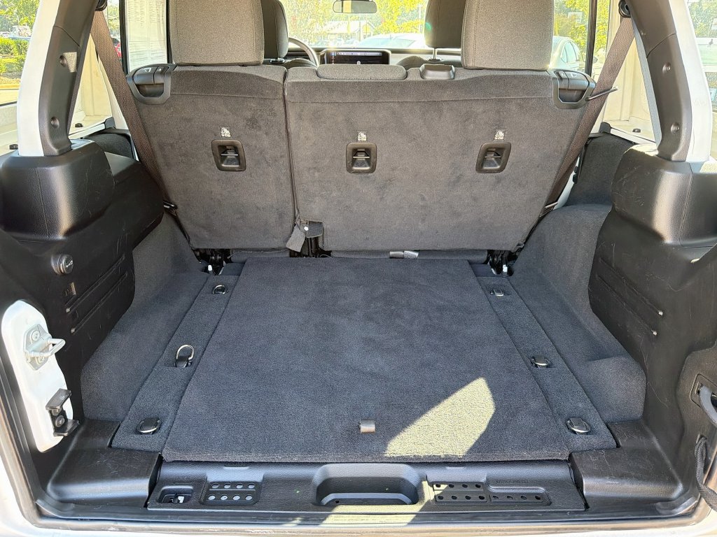Used 2024 Jeep Wrangler Unlimited Sport AWD/4WD image 33