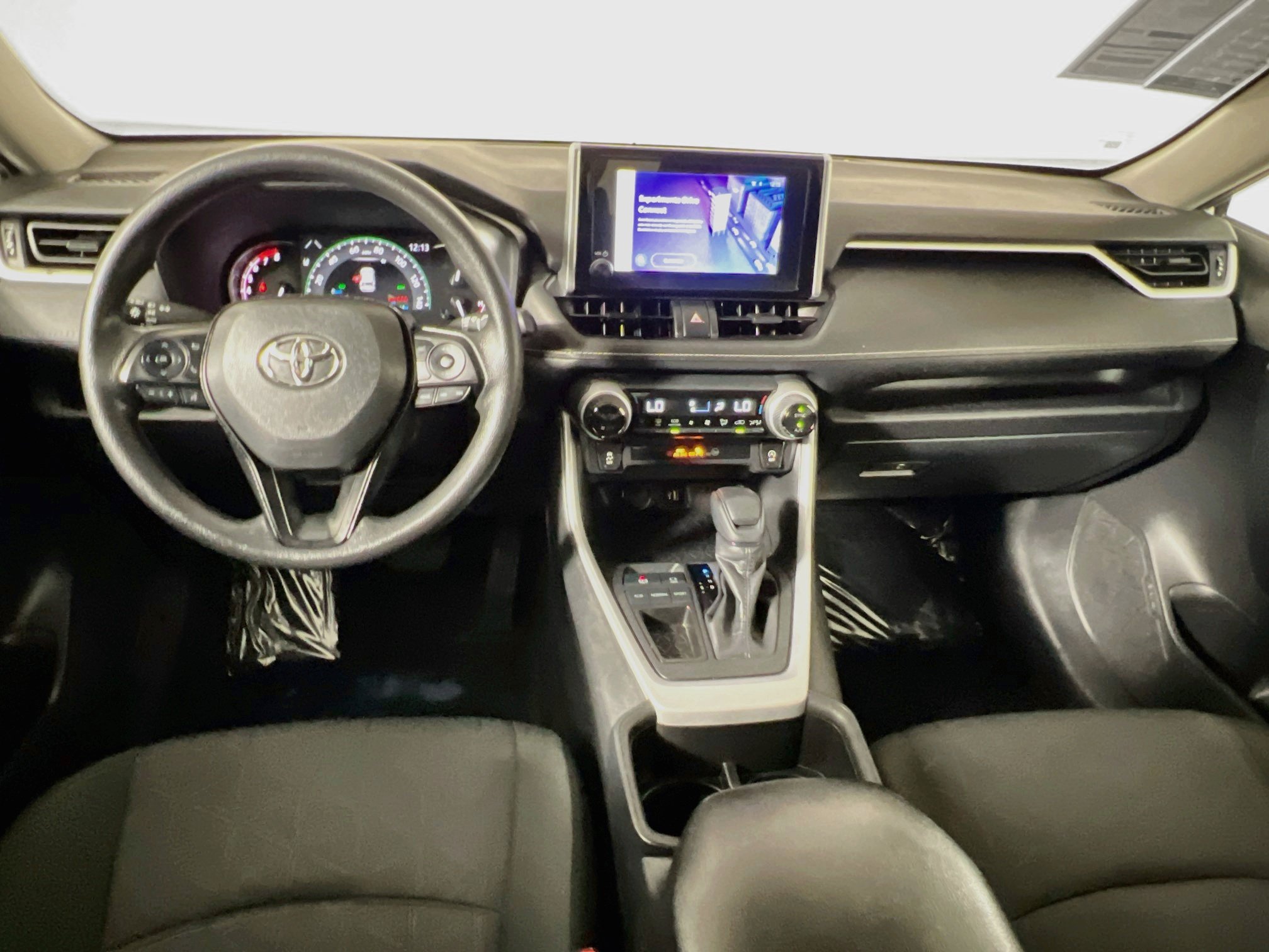 Used 2025 Toyota RAV4 XLE FWD image 30