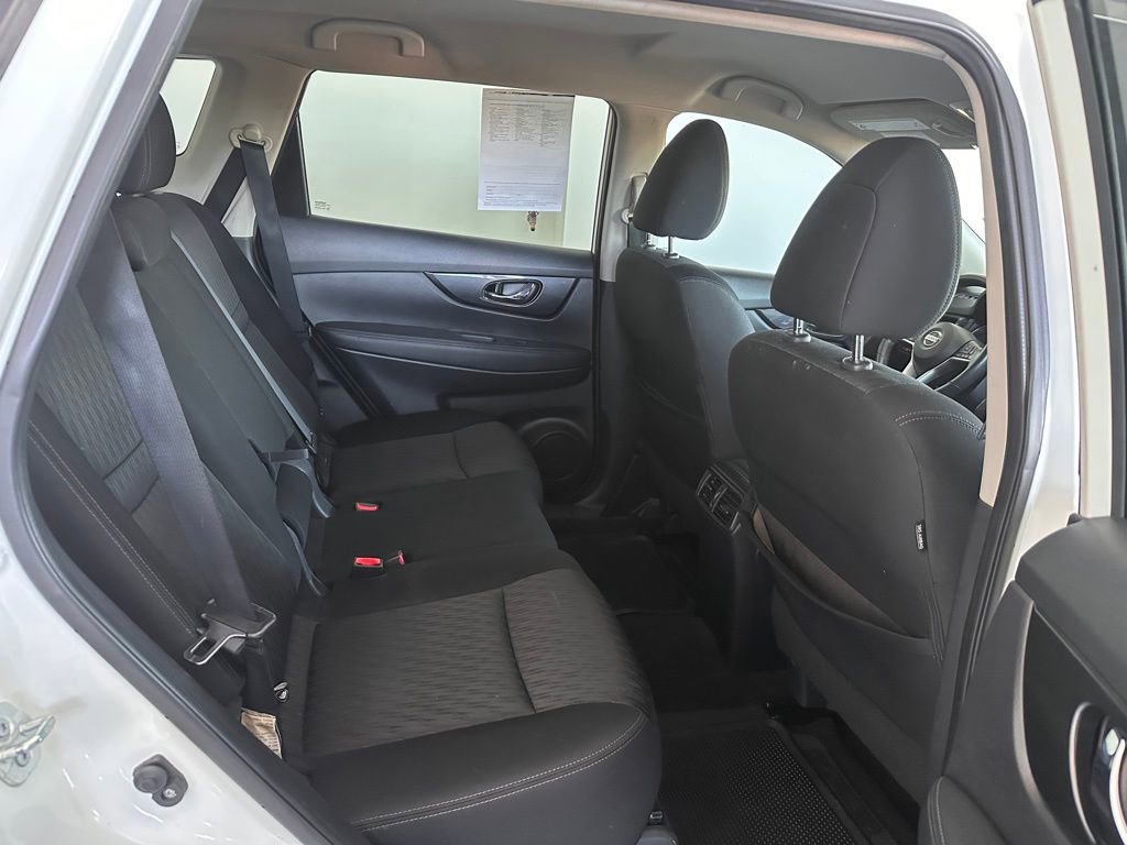 Used 2018 Nissan Rogue SV AWD/4WD image 30