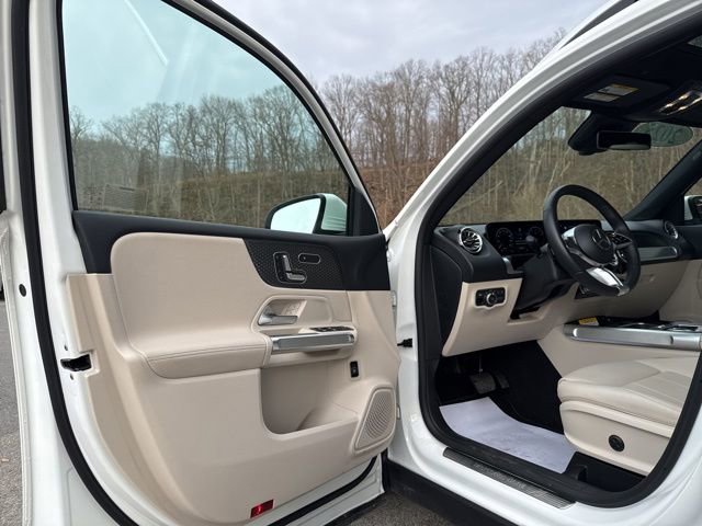 Certified 2025 Mercedes-Benz GLB 250 4MATIC image 19