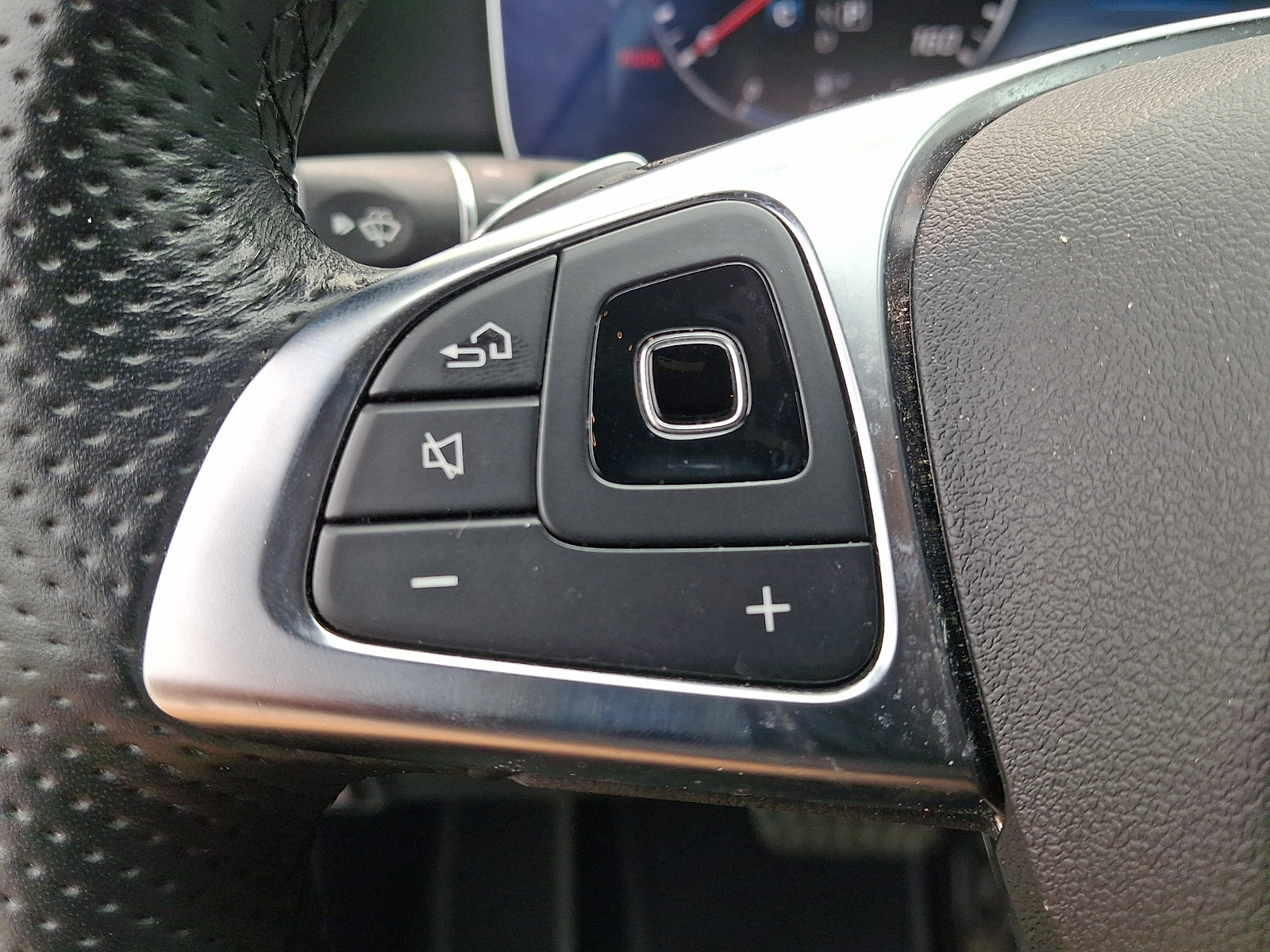 Used 2018 Mercedes-Benz E 400 4MATIC Cabriolet image 20