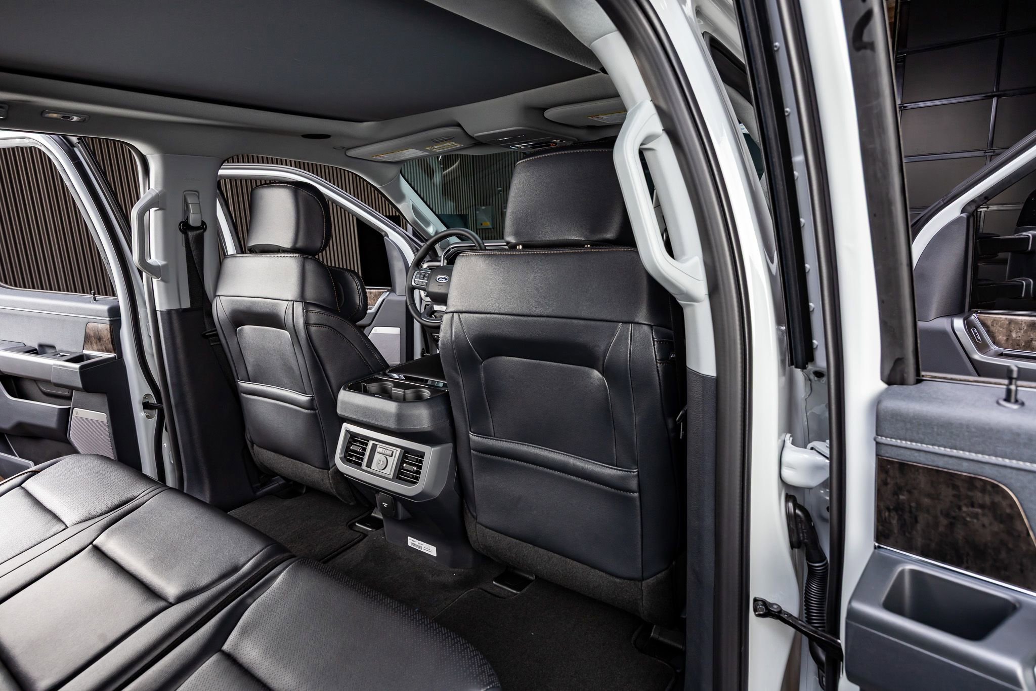 Used 2026 Ford F250 Lariat w/ Black Appearance Package image 32