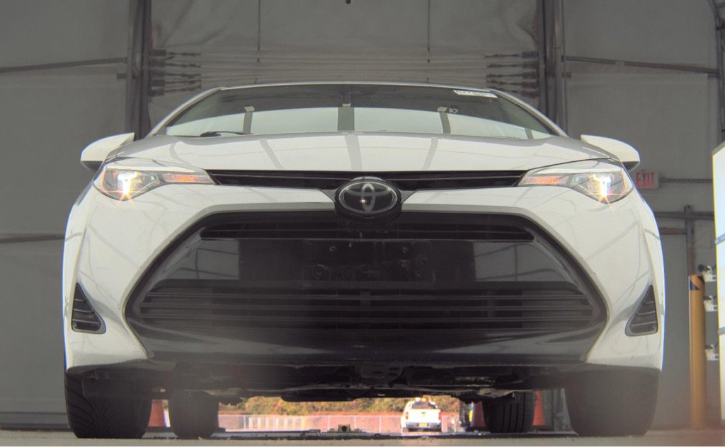 Used 2018 Toyota Corolla LE image 3