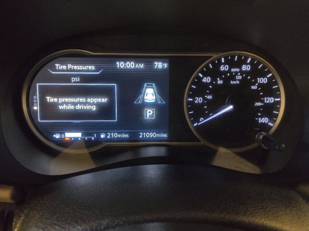 Used 2021 Nissan Versa SV image 23