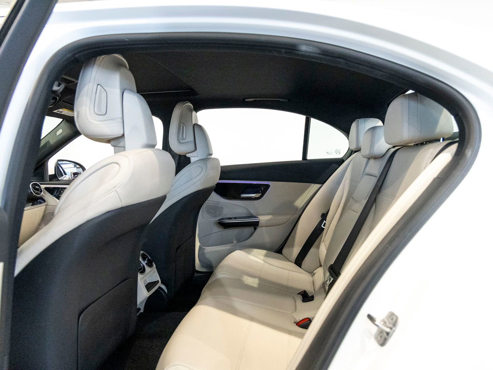 Used 2025 Mercedes-Benz C 300 Sedan image 21