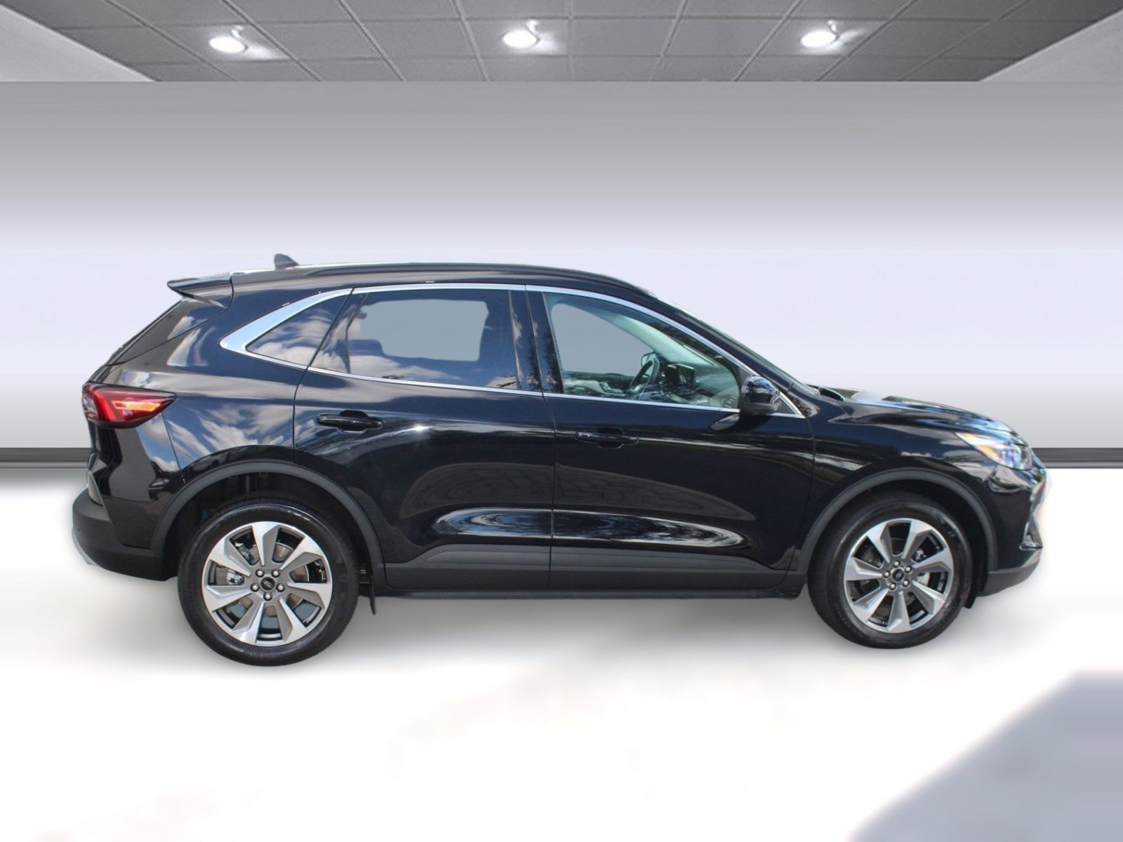 Used 2023 Ford Escape Platinum image 8