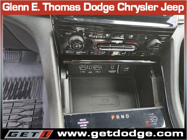 Used 2022 Jeep Grand Cherokee Trailhawk w/ Luxury Tech Group III image 17