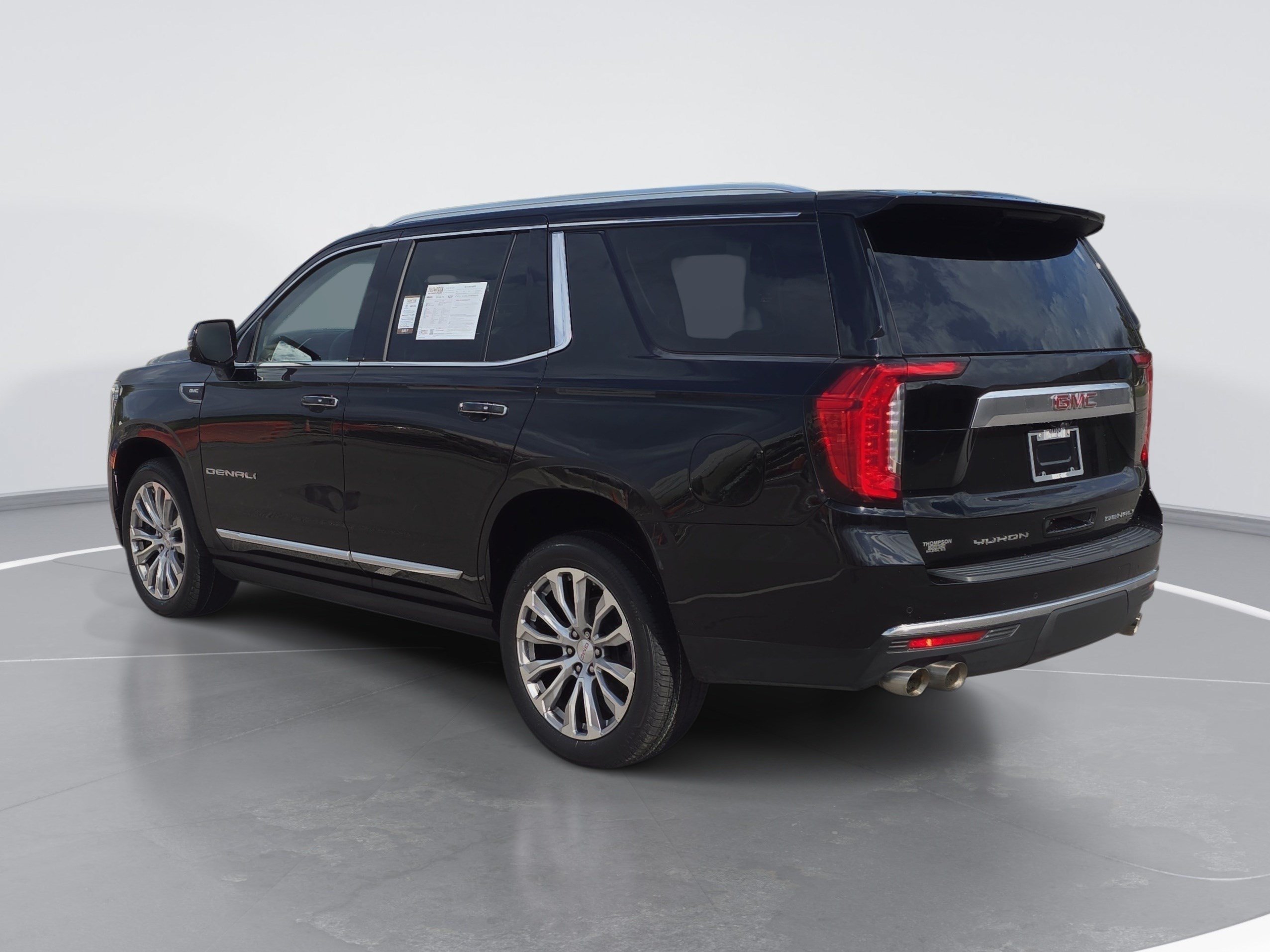Used 2022 GMC Yukon Denali w/ Denali Premium Package AWD/4WD image 5