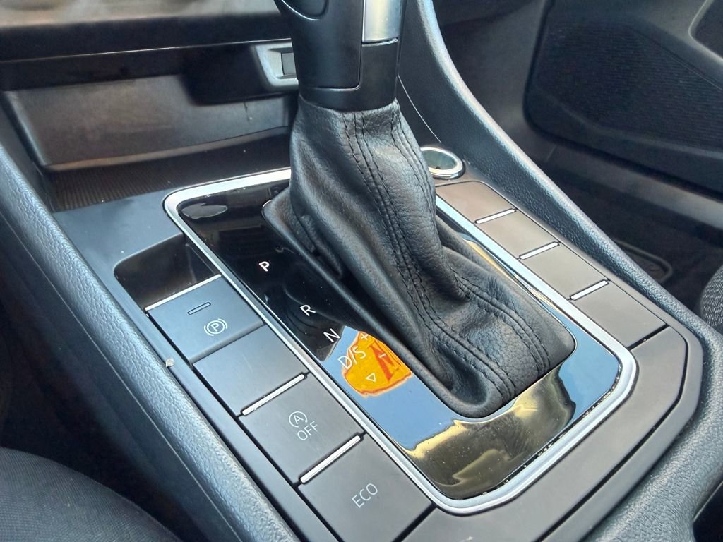 Used 2021 Volkswagen Jetta S image 24