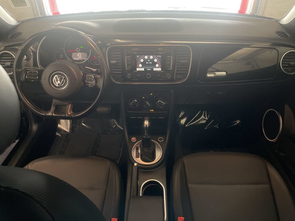Used 2015 Volkswagen Beetle 1.8T FWD image 12
