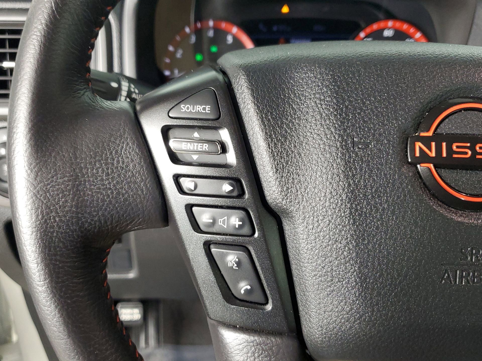 Used 2024 Nissan Titan PRO-4X w/ Pro-4x Convenience Package image 34