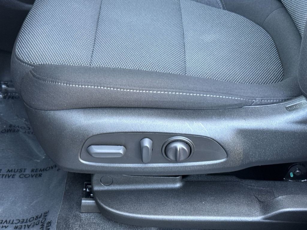 Used 2023 Chevrolet Traverse LT image 14