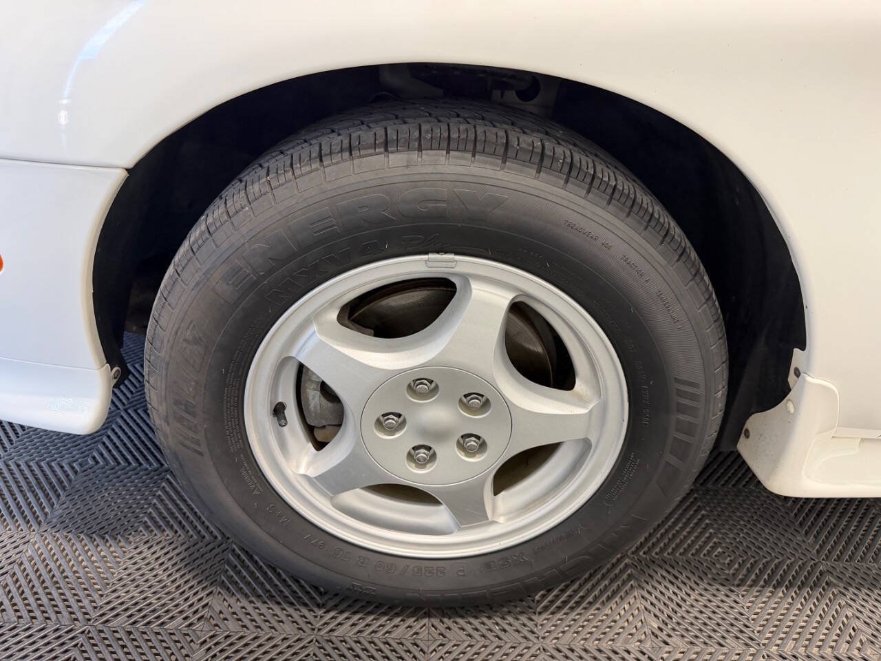 Used 1997 Ford Taurus SHO FWD image 37