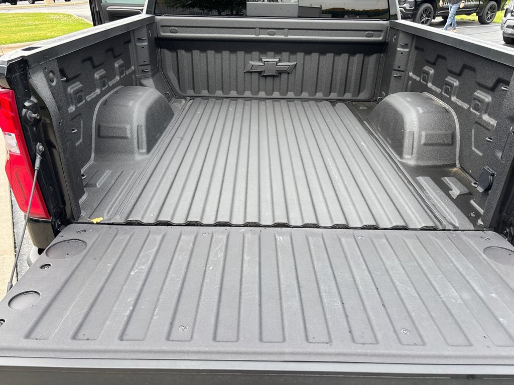 Certified 2025 Chevrolet Silverado 1500 LTZ w/ Technology Package AWD/4WD image 30