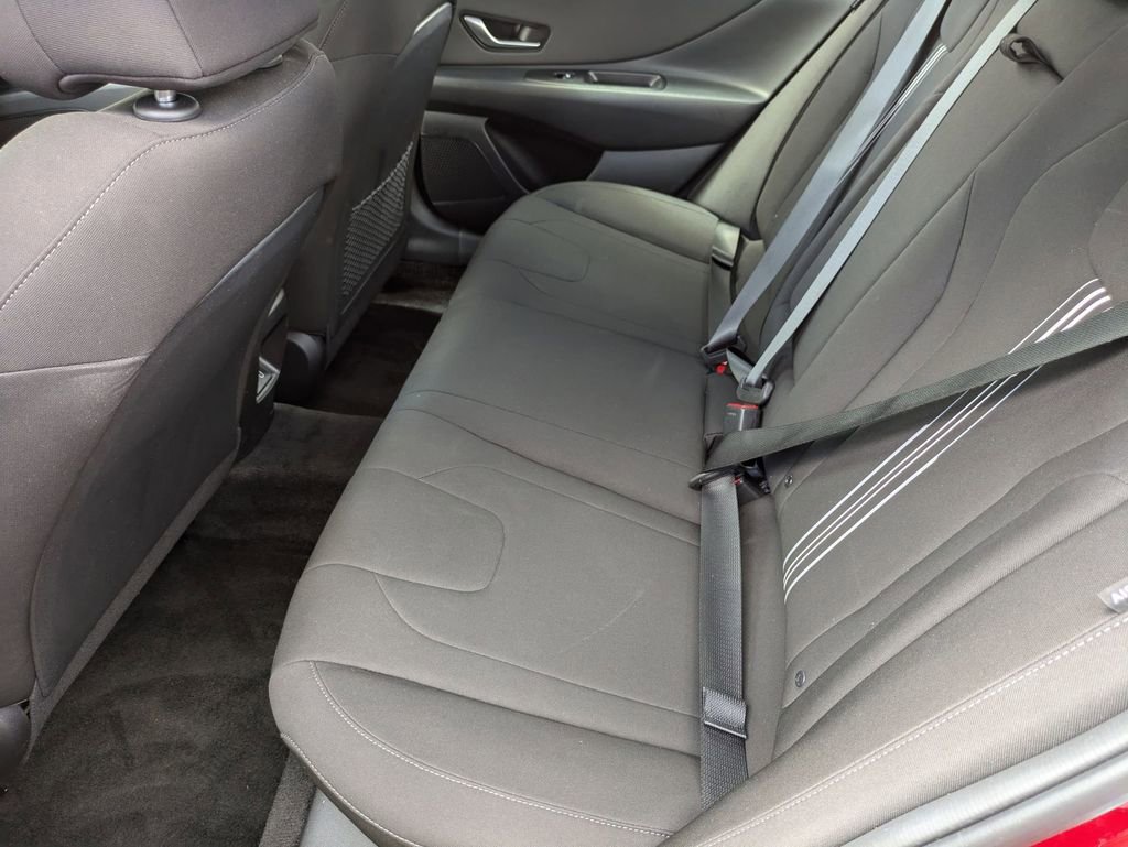 Used 2025 Hyundai Elantra SEL FWD image 27